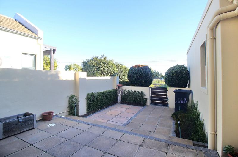 3 Bedroom Property for Sale in Kelderhof Country Village Western Cape